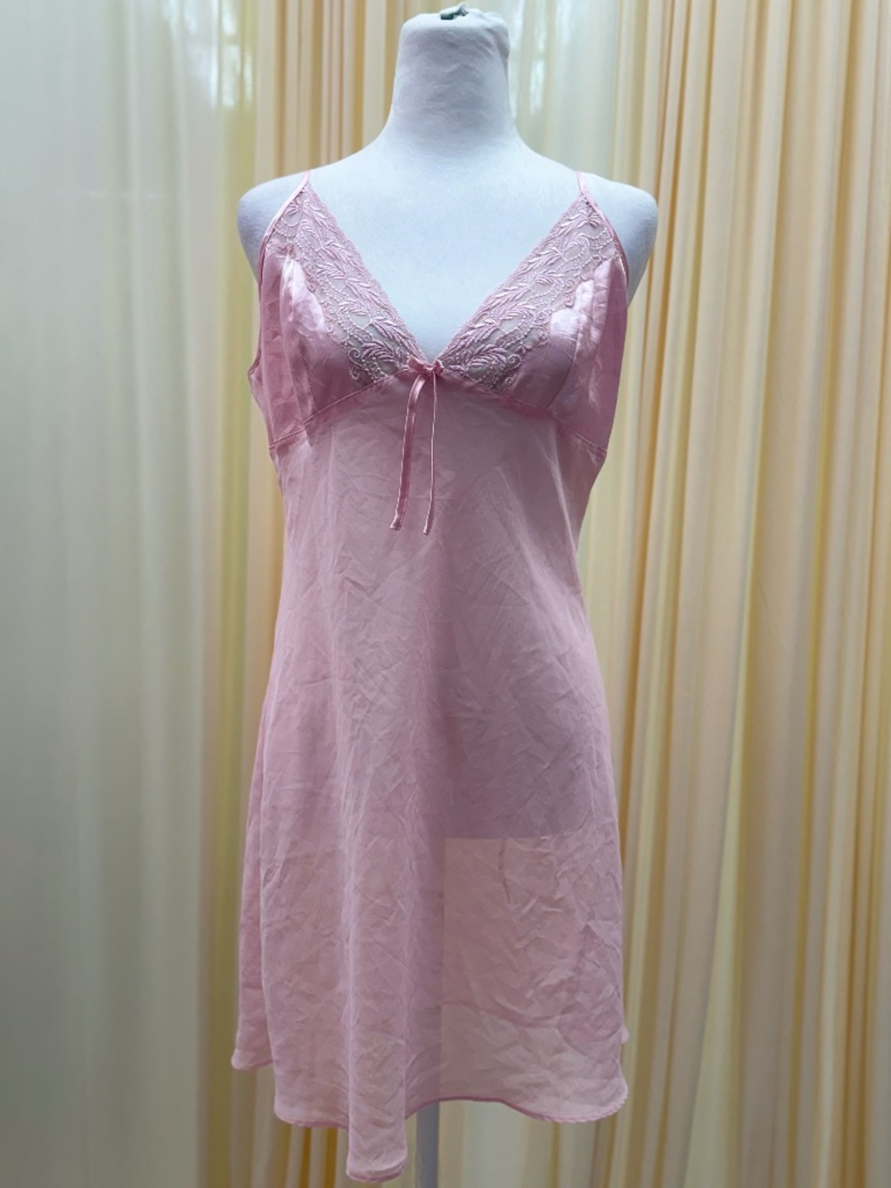 The Vintage Bed of Rose Pink Lace Mini Slip in size Large